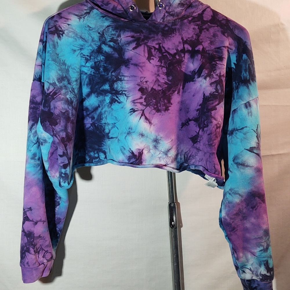 FOREVER 21TIE-DYE CROPPED LONG SLEEVE HOODIE